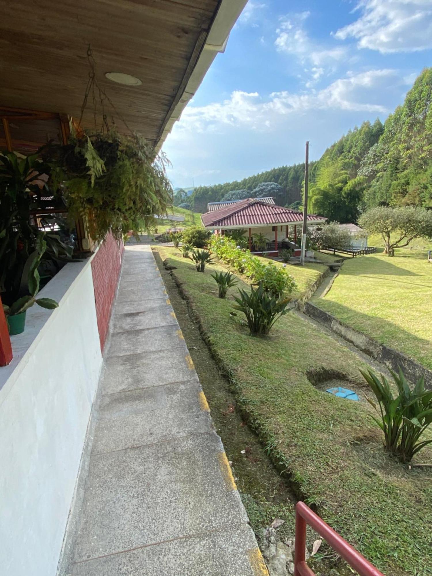 Hotel Finca La Toscana Pereira Esterno foto