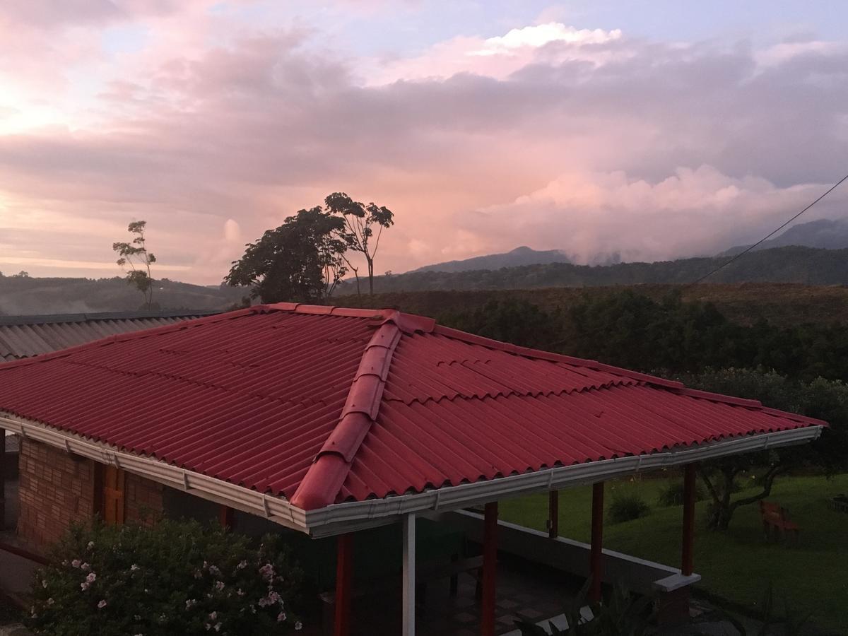 Hotel Finca La Toscana Pereira Esterno foto