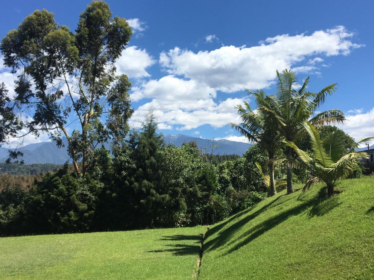 Hotel Finca La Toscana Pereira Esterno foto